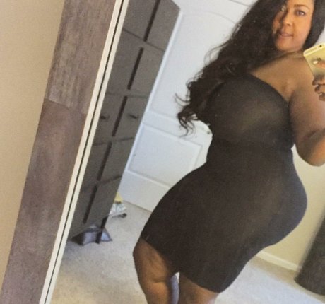 Dopelikemspope beautiful model img