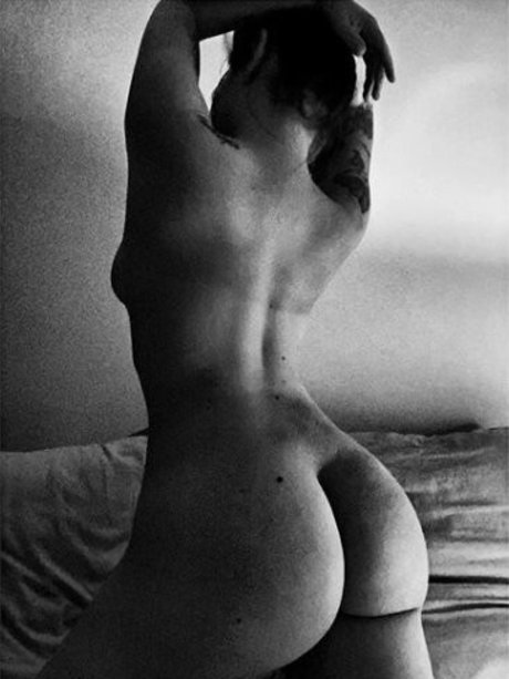 Charlotte Alexandrakis nude model photos