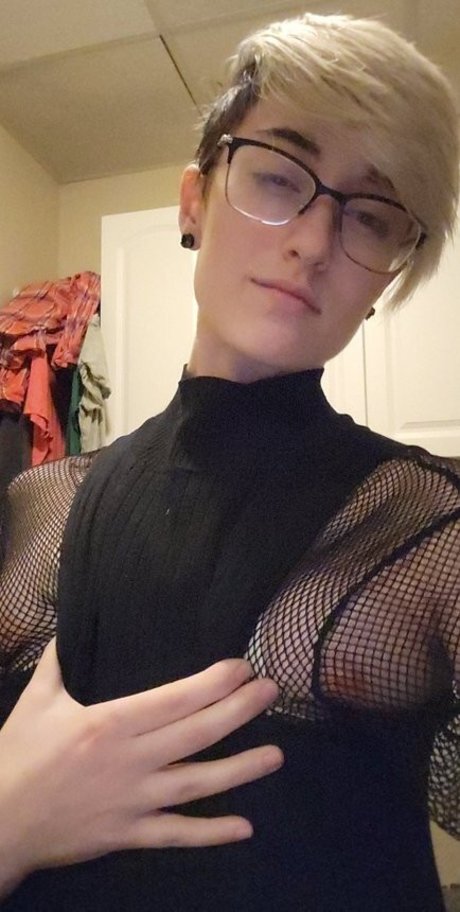 Apollo Fucker nudes actress pictures