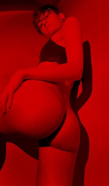 Apollo Fucker star sexy photo