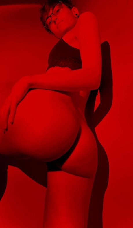 Apollo Fucker top model pictures