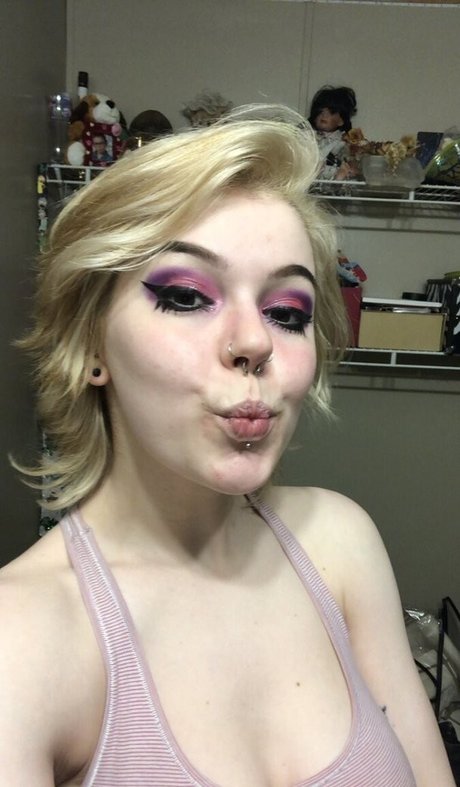 liluthivert naked star photo