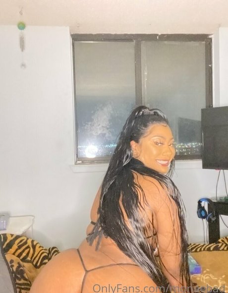 monaebad model exclusive pic