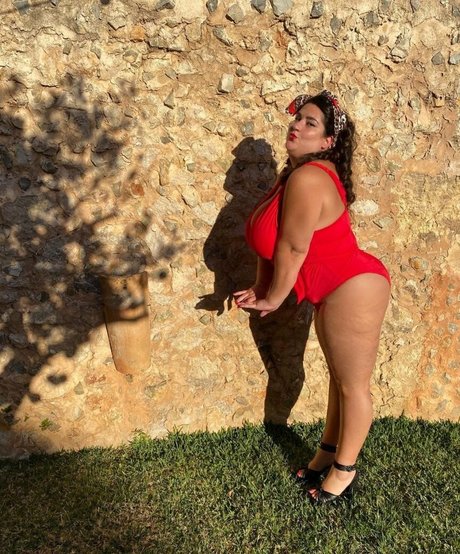 Caliope pornstar top photo