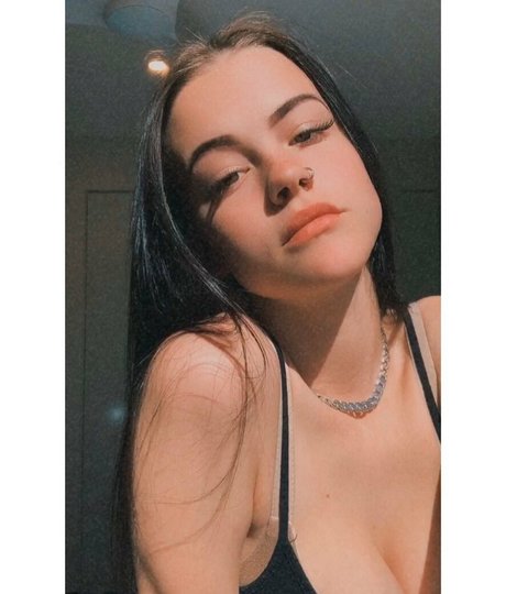 Grace Laura beautiful actress pic