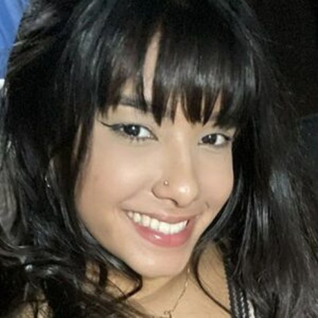 Yummy Chan nude actress pics