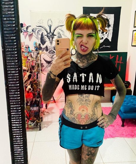 Mari Zombie model high quality picture