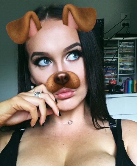 Tayla Cooper model sexy pictures