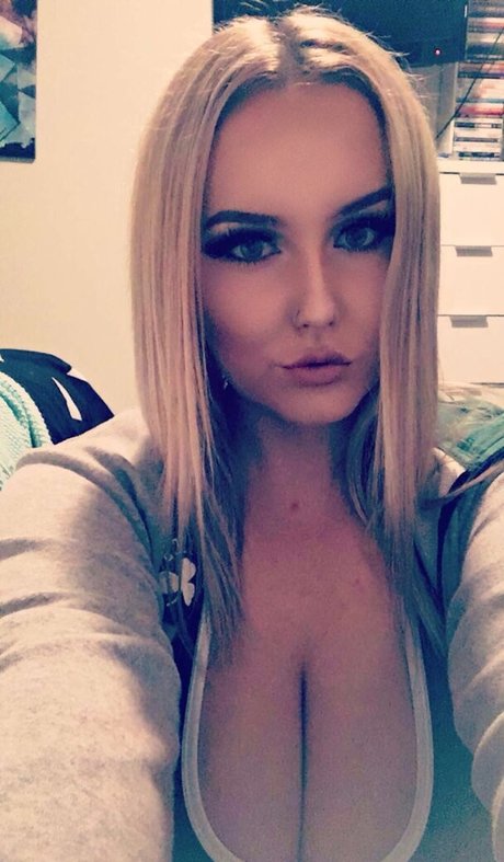 Tayla Cooper pretty actress archive