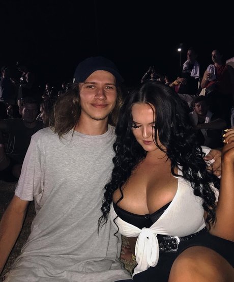 Tayla Cooper pornstar erotic archive