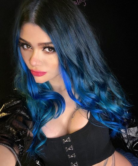 Giuliana Capitani naked pornstar photos