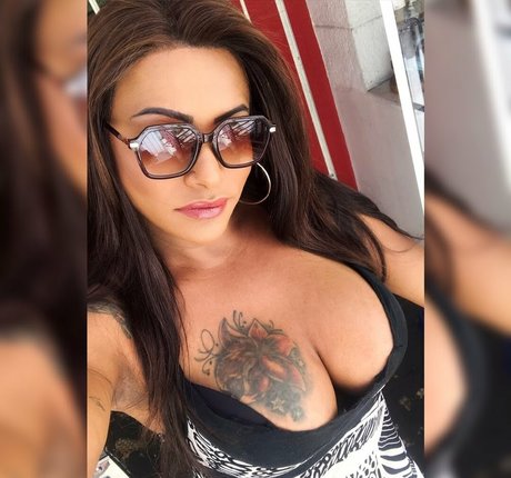 Karol Salles naked actress img