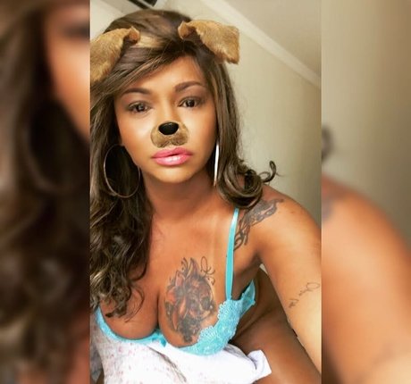 Karol Salles pornstar photo