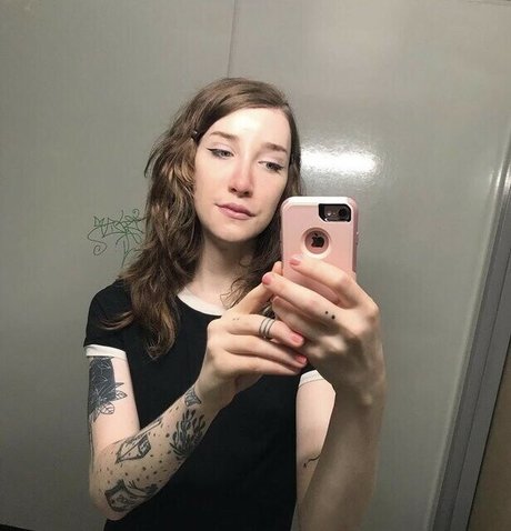 Basilstrawberry model sexy pics