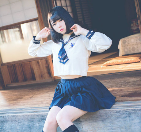 InterneCHUidol model free images