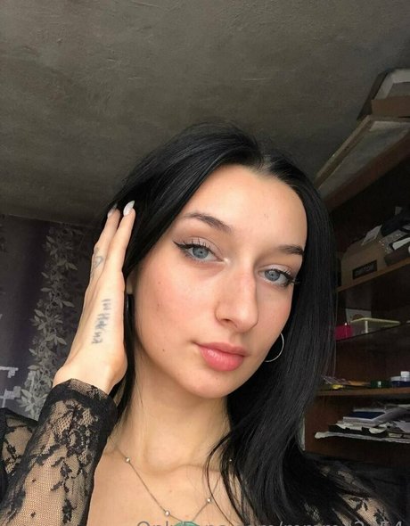 RoxyMilano model nice photos