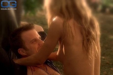 Anna Paquin model hd image