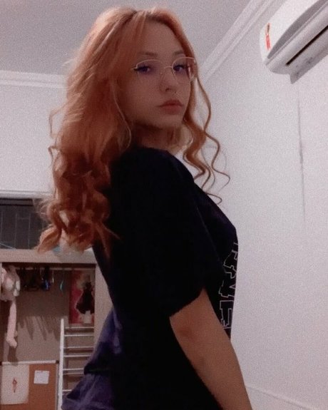 delveracris art model gallery