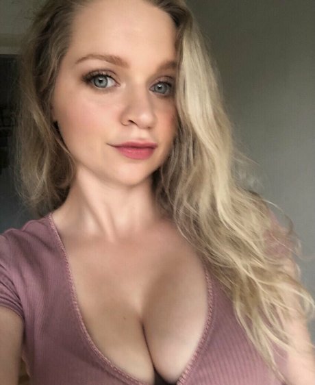 Lust4Lizzie star high quality pictures