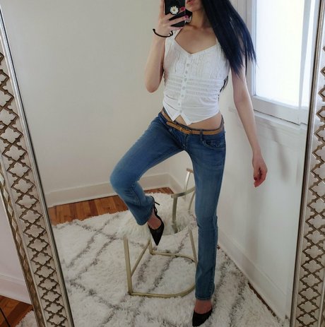 Dolly Winks exclusive model gallery