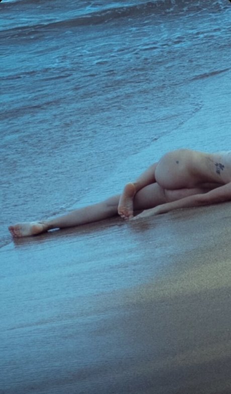 Phaine Gibouyeaux free model pics