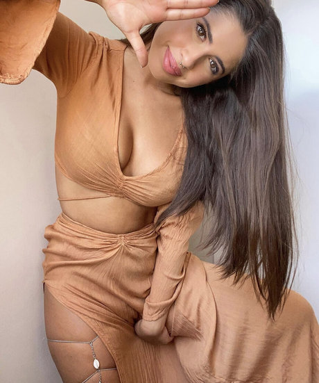 Adi Dan nude pornstar pics