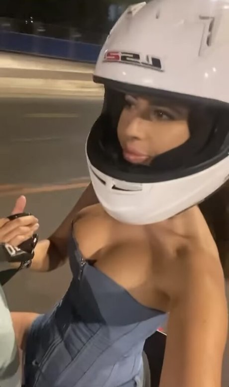 Adi Dan adult actress photo