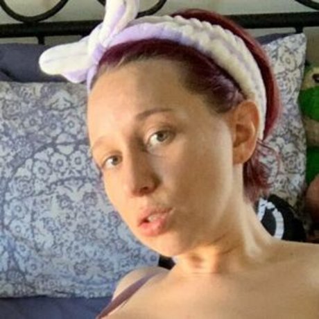 Caitlin Zielinski model naked photo