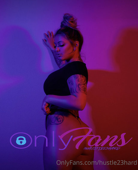 Hustle23hard erotic model pics