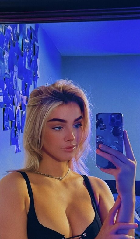 HayMartinn pornstar naked img