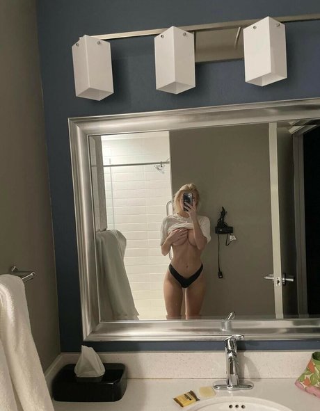 HayMartinn hot actress images