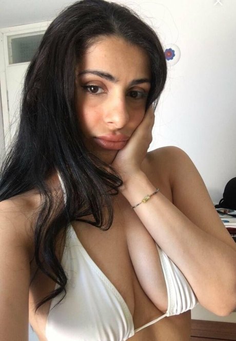 zela ta star sexy galleries