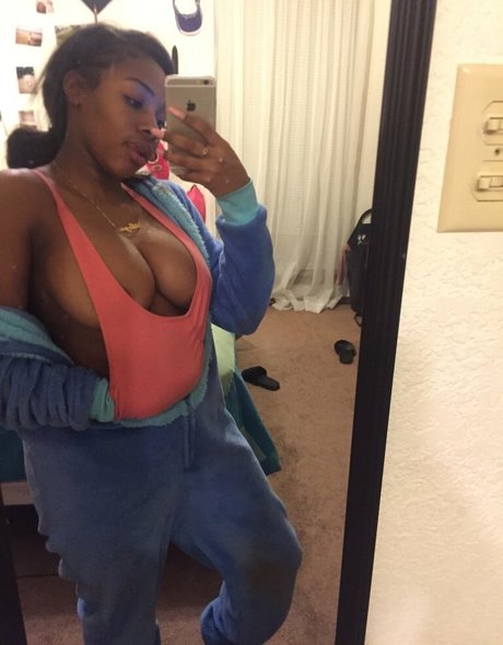 OG Leah Swanky_ hd actress pic