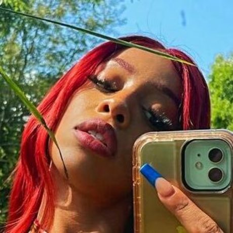 Giana Malise erotic pornstar images