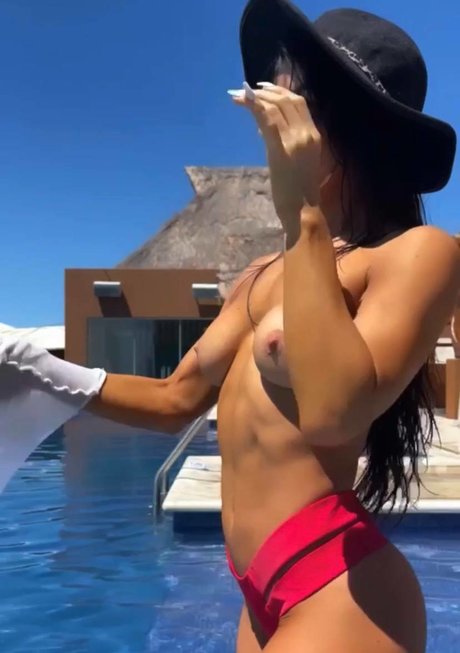 Daniela Fainus hot actress picture