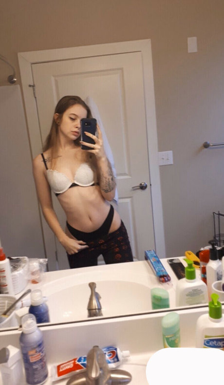 Alildore hot actress picture