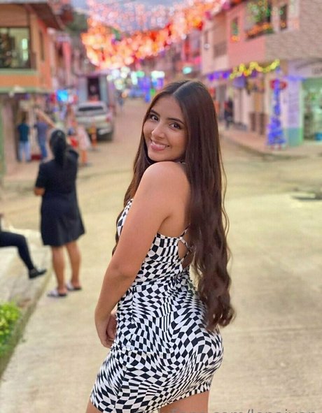 Lenaivan exclusive actress pic