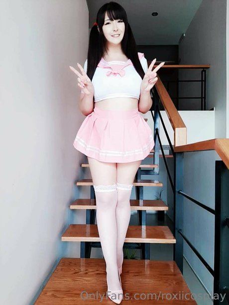 Roxii Cosplay model nude images