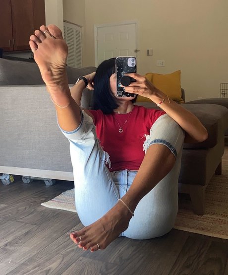 Laprettyfeet4 erotic pornstar pics