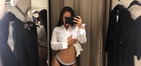 cxurtnee beautiful actress images