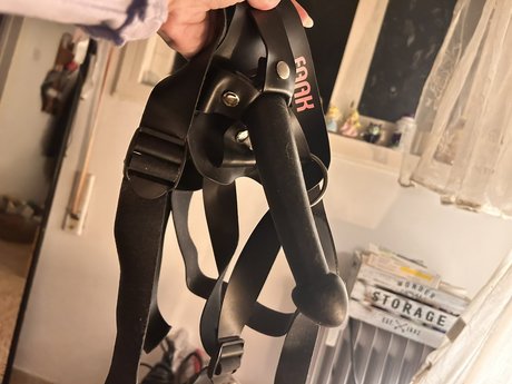 Queen Red pornstar erotic galleries