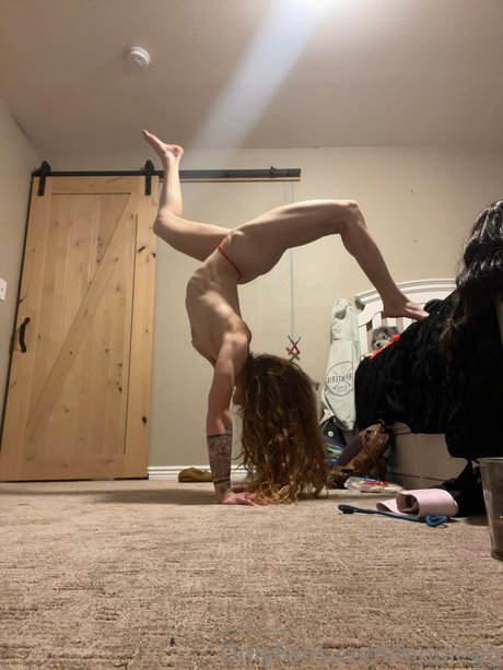 Hippiegg model beautiful galleries