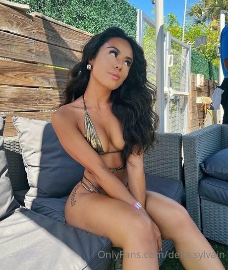 Delia Sylvain pornstar adult img