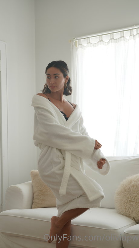 Olivia Pascale nude star picture