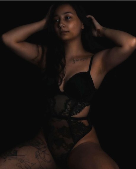 themsyellow hot pornstar photo