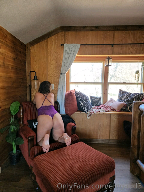 Emgaudy3333 model exclusive pics