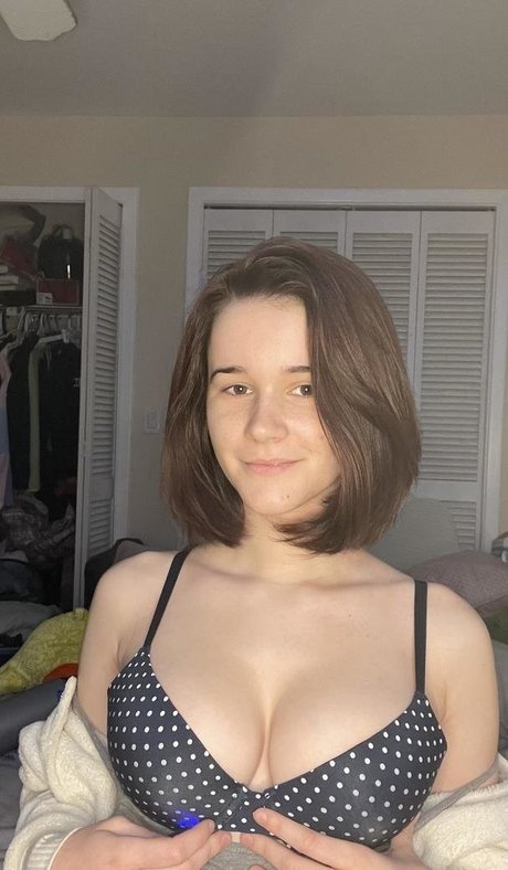 Jani Veve pretty pornstar image