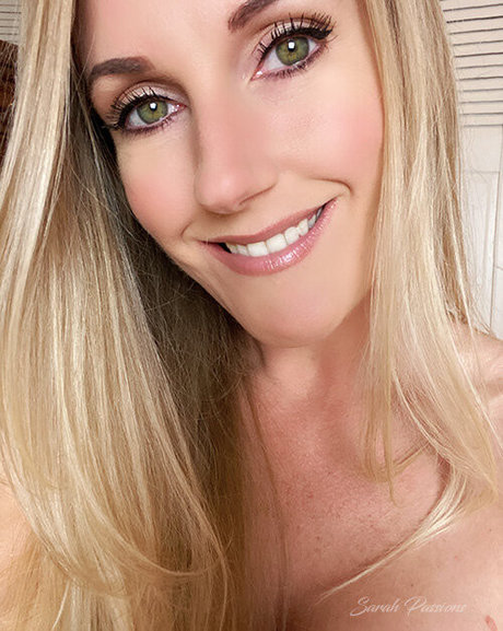 Sarah Passions model beautiful pic