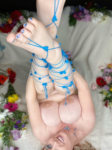 Mrs Traci Love naked star image