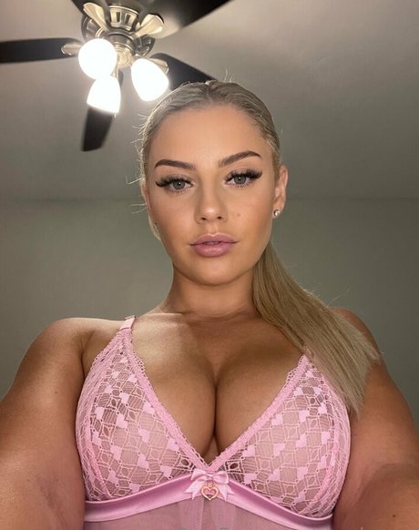 Shayleexxo hot pornstar picture